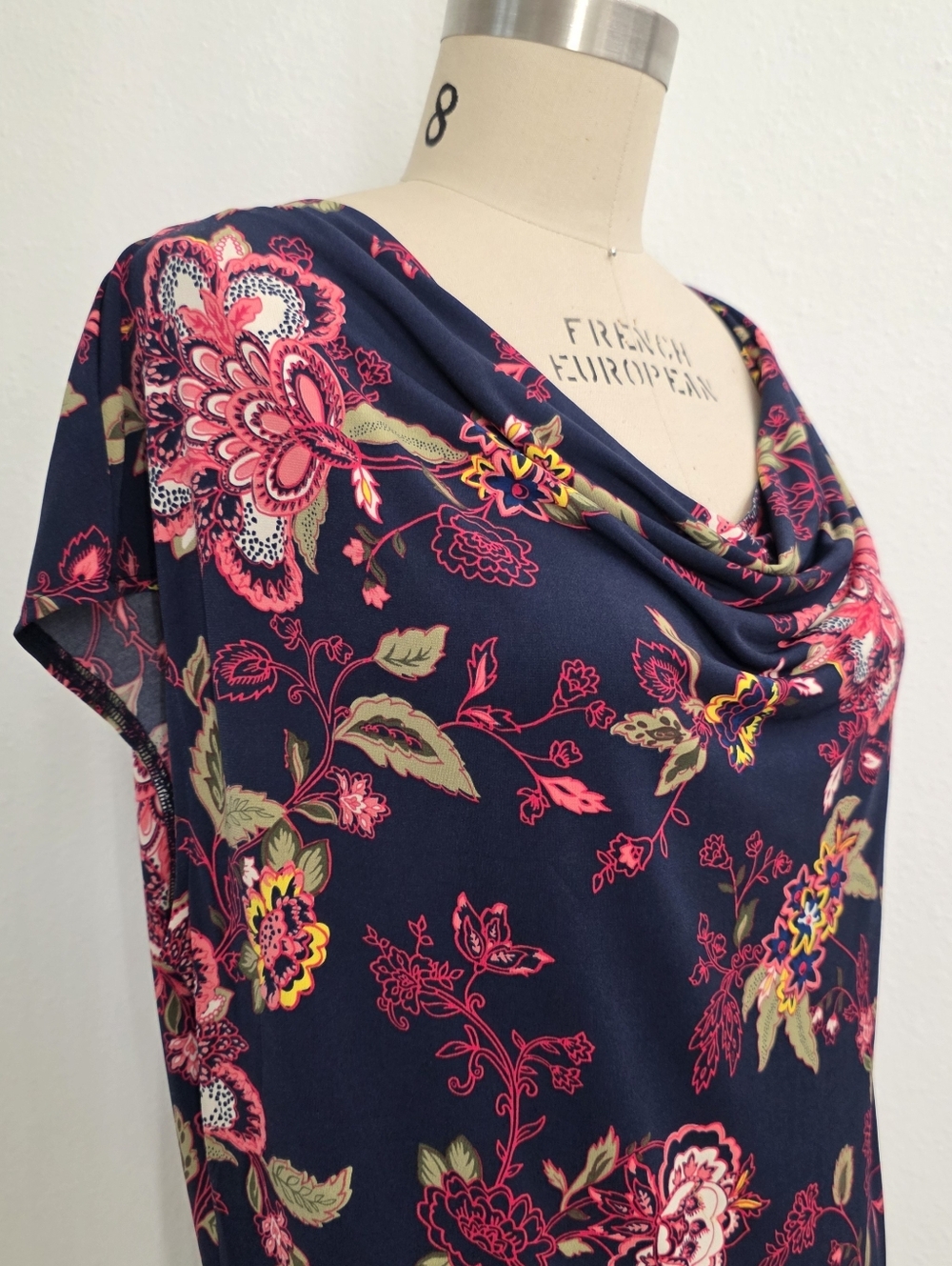 Lane Bryant NWT Navy Floral Cowl Neck Tunic Top Size 14/16 - Picture 3 of 7